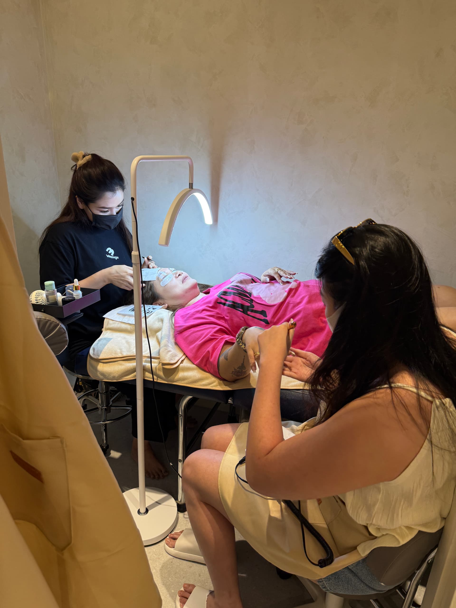 Facial Treatments Singapore — Bojin, Hydrafacial & More | Meow Aesthetics